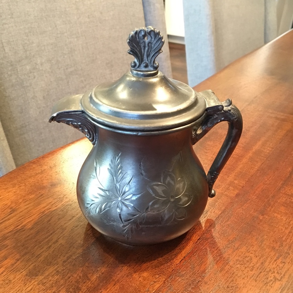 Buckingham Heavy Silver Plate Creamer / Pourer.